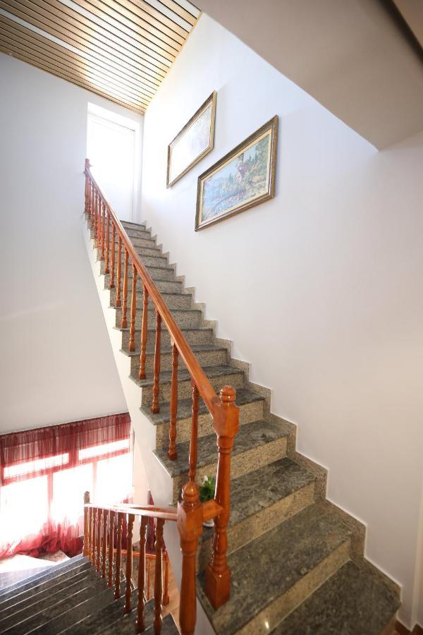 Bed and Breakfast Ulcas Guest Huse à Vlorë Extérieur photo