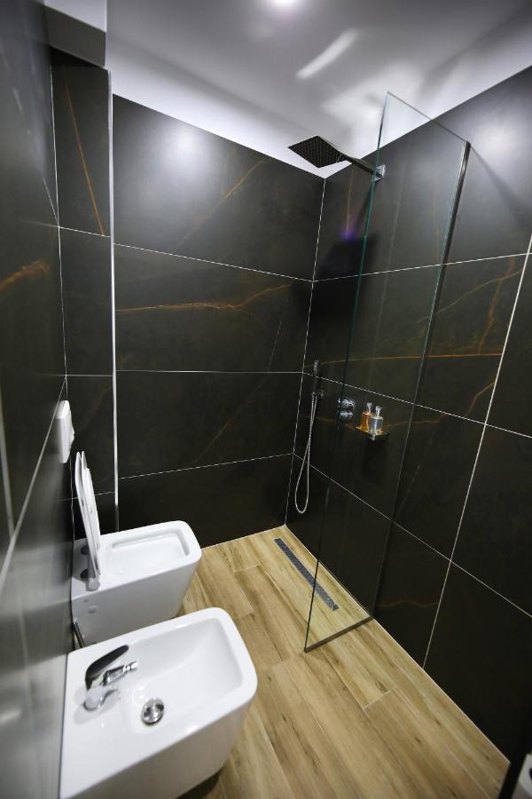 Bed and Breakfast Ulcas Guest Huse à Vlorë Extérieur photo